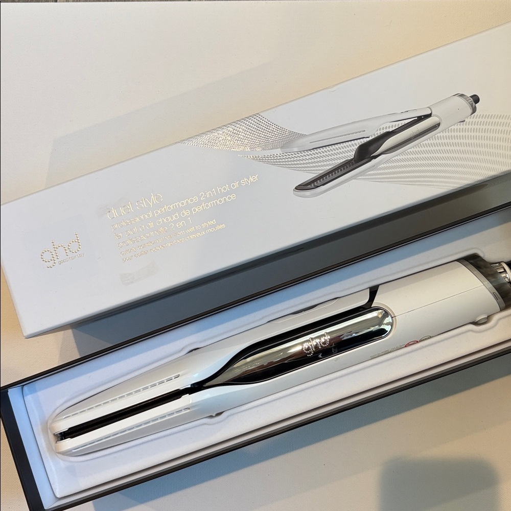 ghd Duet Style 2-in-1 Hot Air Styler in White - Picture 4 of 10